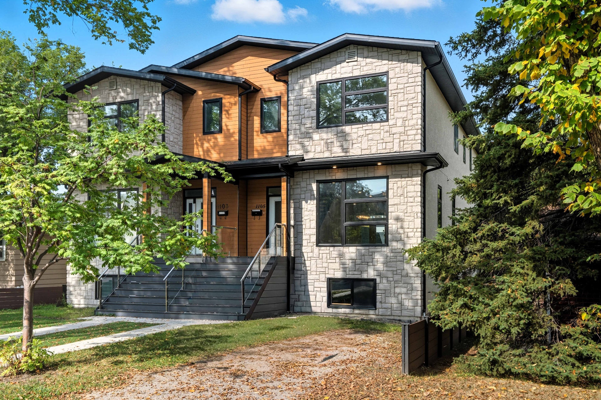 近8街2015年半独立别墅出售·1105 7th St. E——林与唐地产